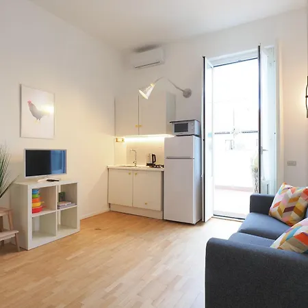 Primopiano - Stoppani Apartman *